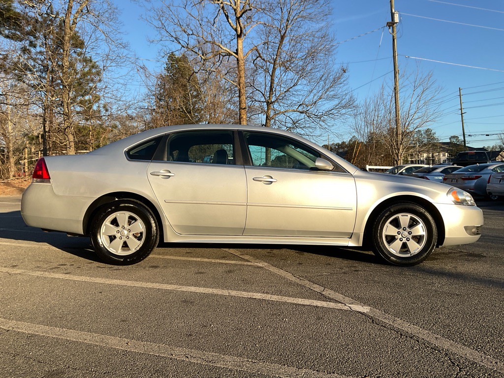 2011 Chevrolet Impala Image 4