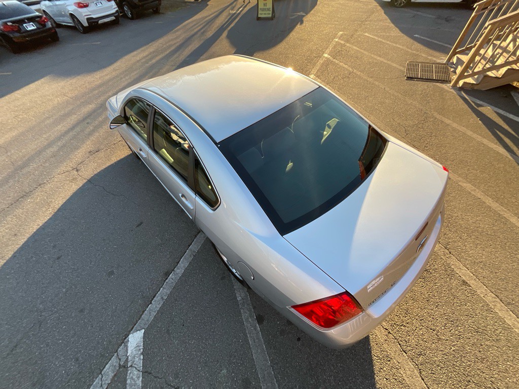 2011 Chevrolet Impala Image 11