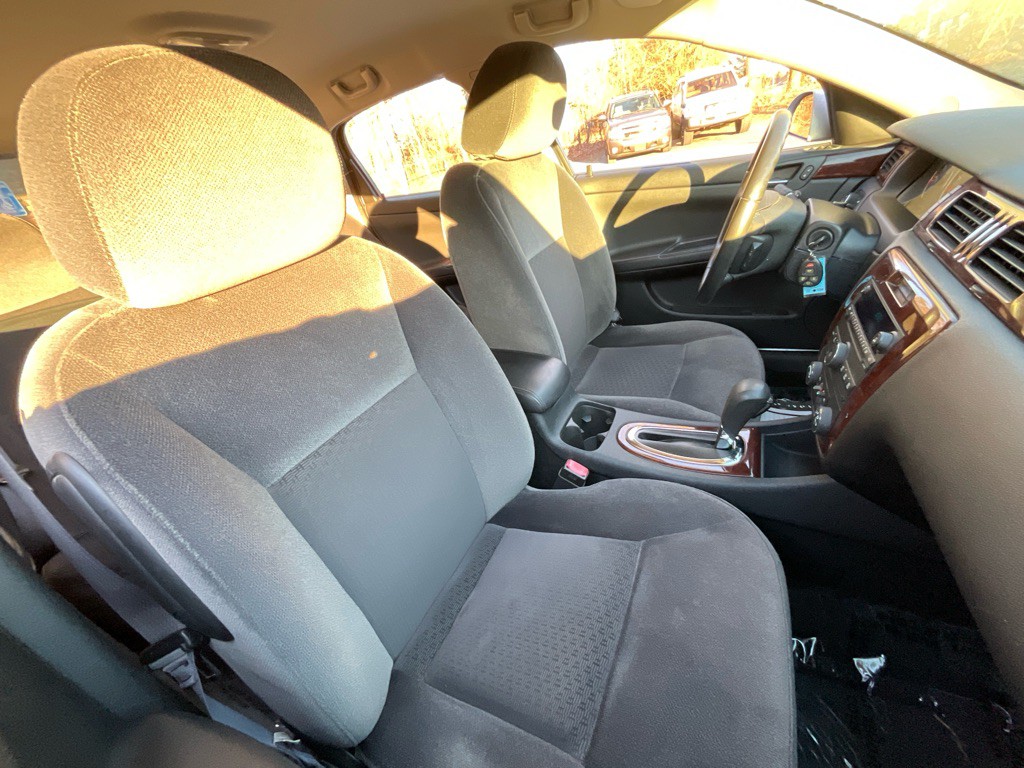 2011 Chevrolet Impala Image 19
