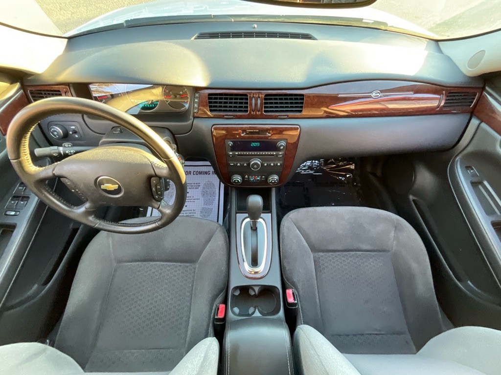 2011 Chevrolet Impala Image 21