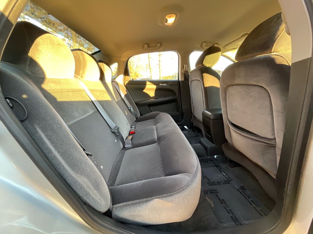 2011 Chevrolet Impala Image 28