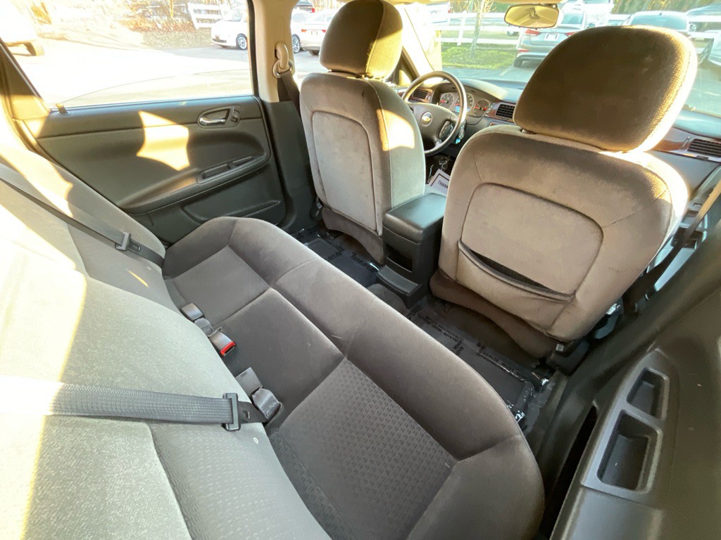 2011 Chevrolet Impala Image 29