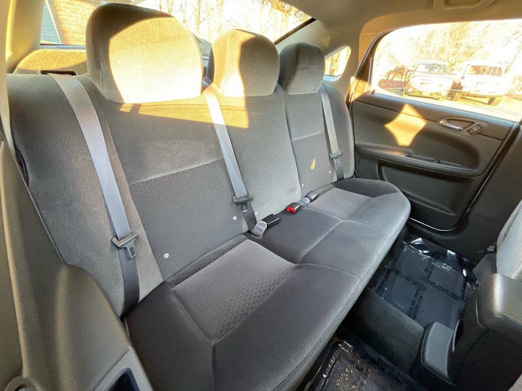 2011 Chevrolet Impala Image 30