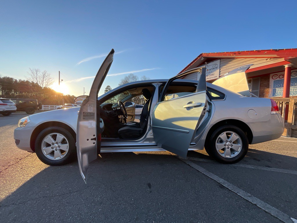 2011 Chevrolet Impala Image 32