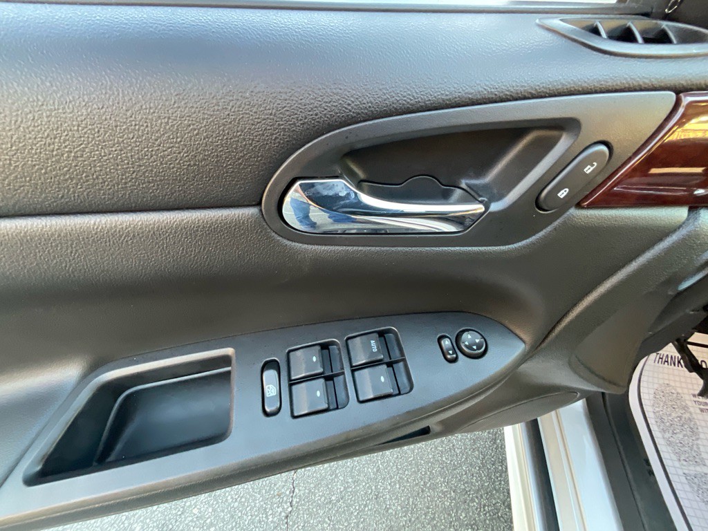 2011 Chevrolet Impala Image 35