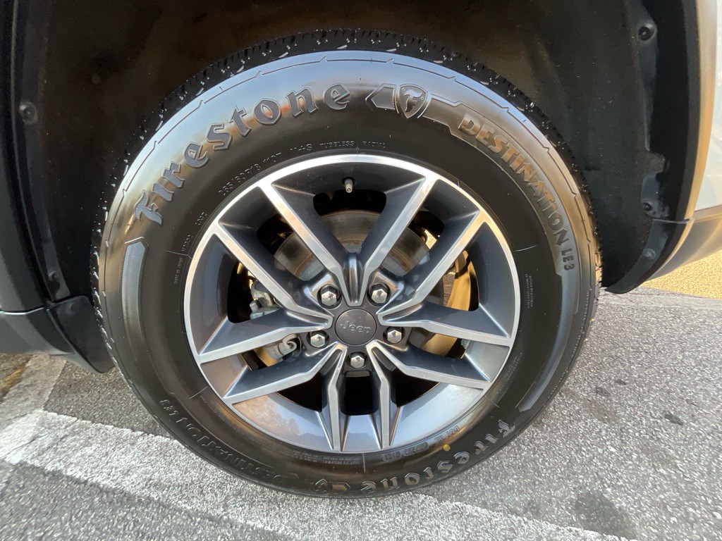 2019 Jeep Grand Cherokee Image 12