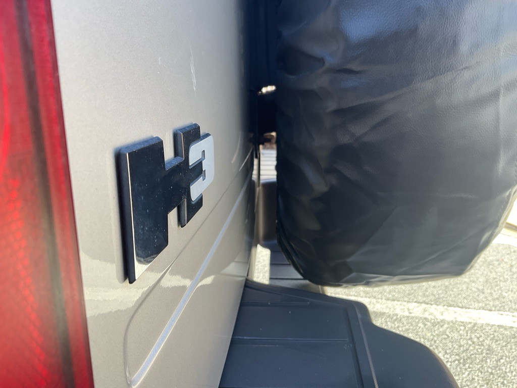 2008 HUMMER H3 Image 9