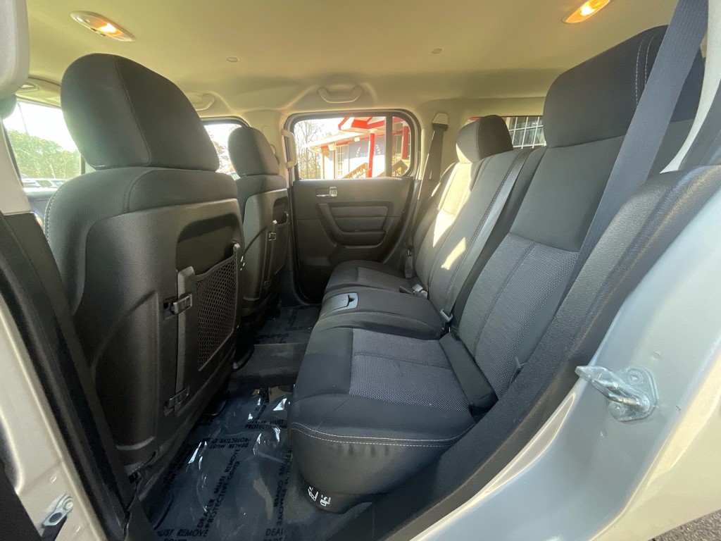 2008 HUMMER H3 Image 26
