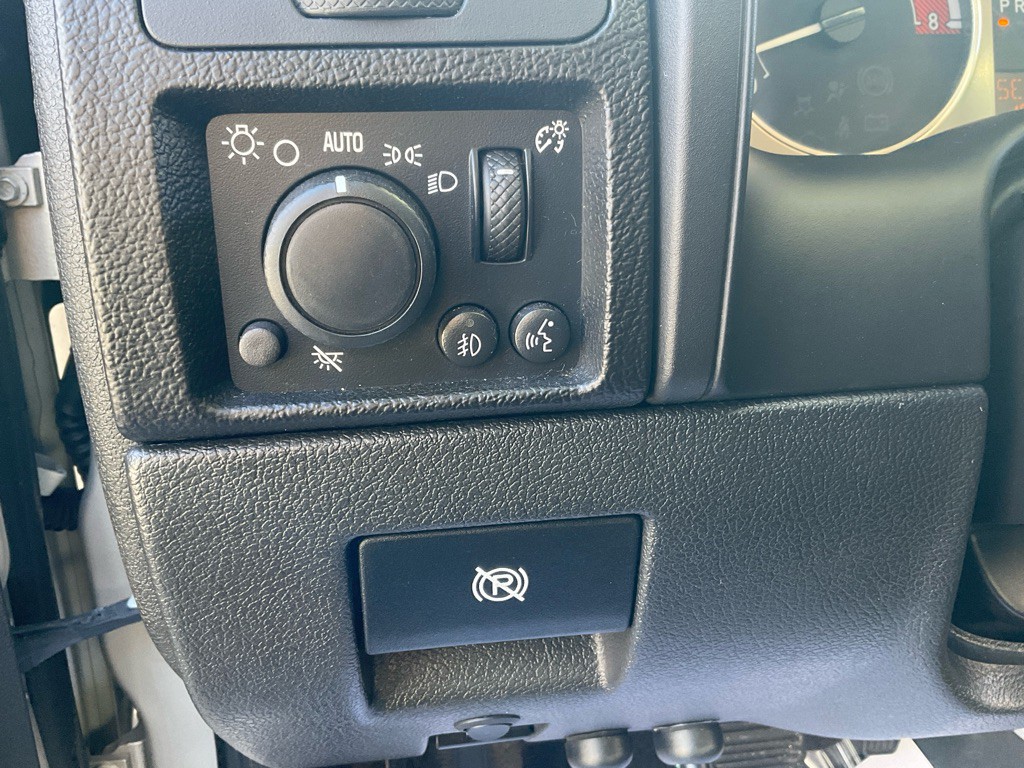 2008 HUMMER H3 Image 39