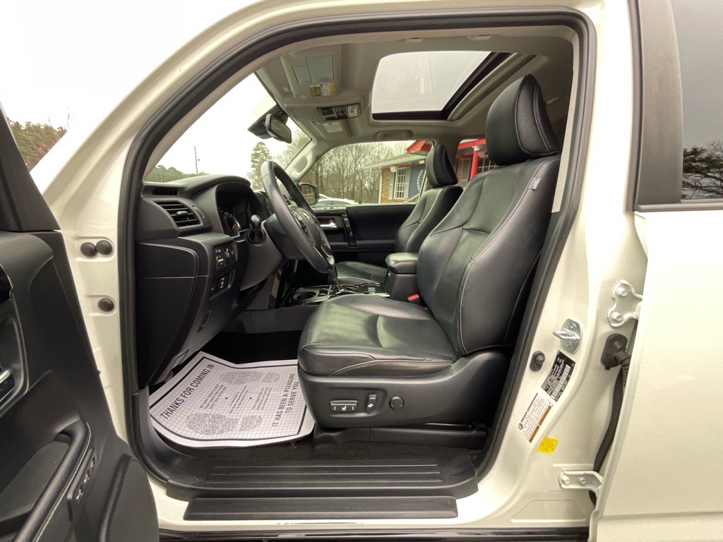 2020 Toyota 4Runner Image 14