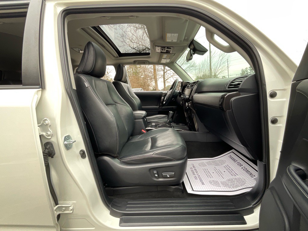 2020 Toyota 4Runner Image 17