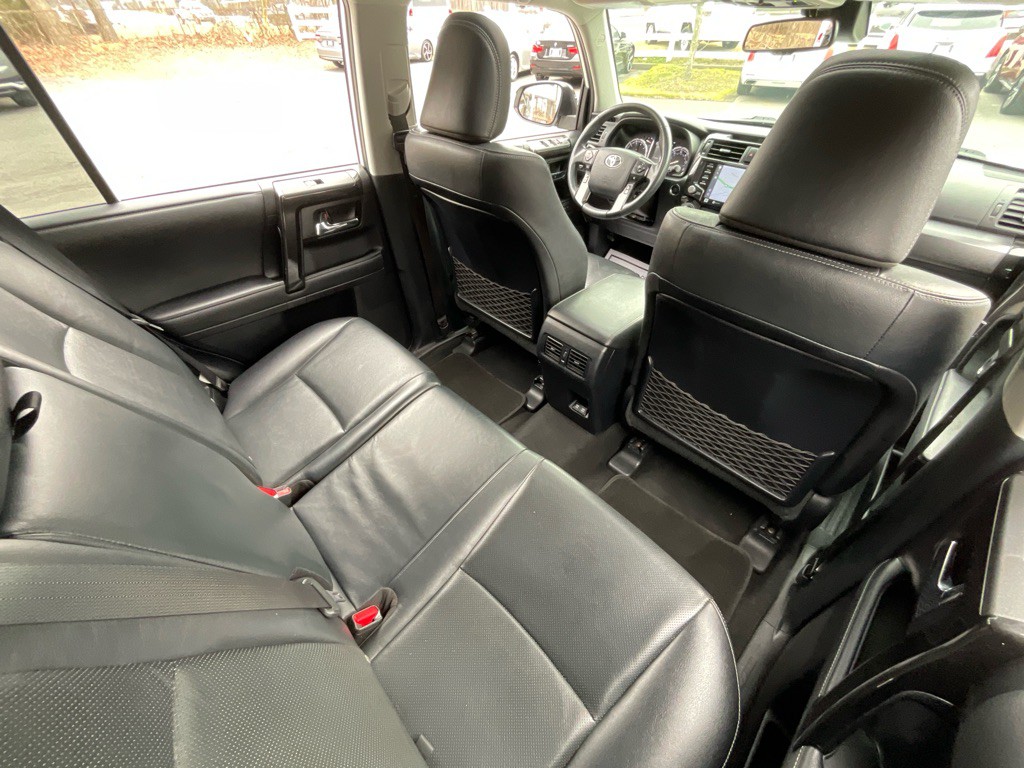 2020 Toyota 4Runner Image 33