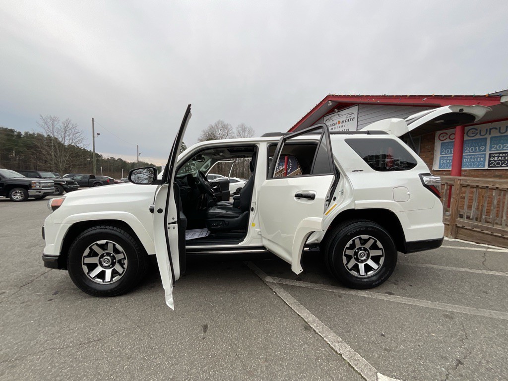 2020 Toyota 4Runner Image 38