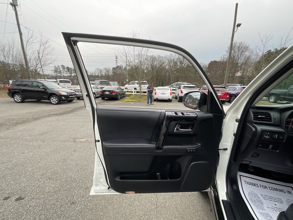 2020 Toyota 4Runner Image 41