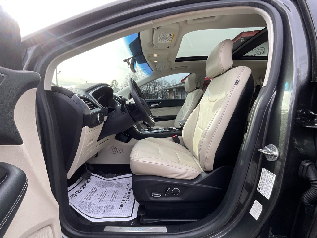 2016 Ford Edge Image 14