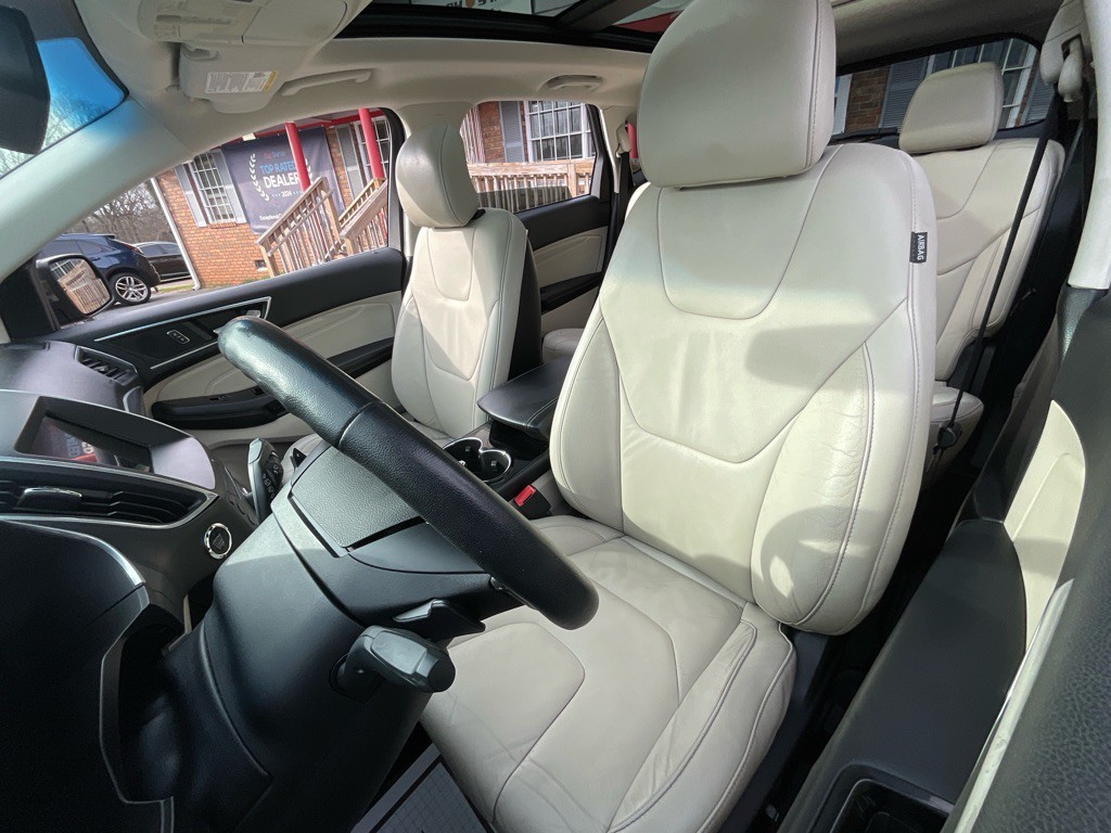 2016 Ford Edge Image 16