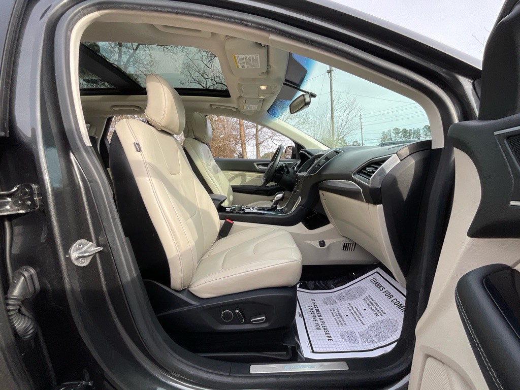 2016 Ford Edge Image 17