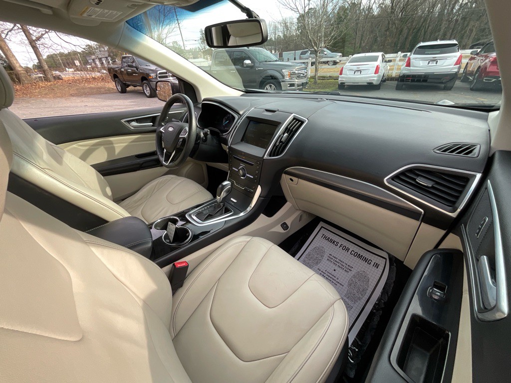 2016 Ford Edge Image 18