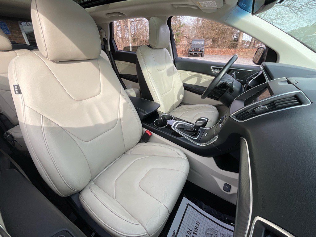 2016 Ford Edge Image 19