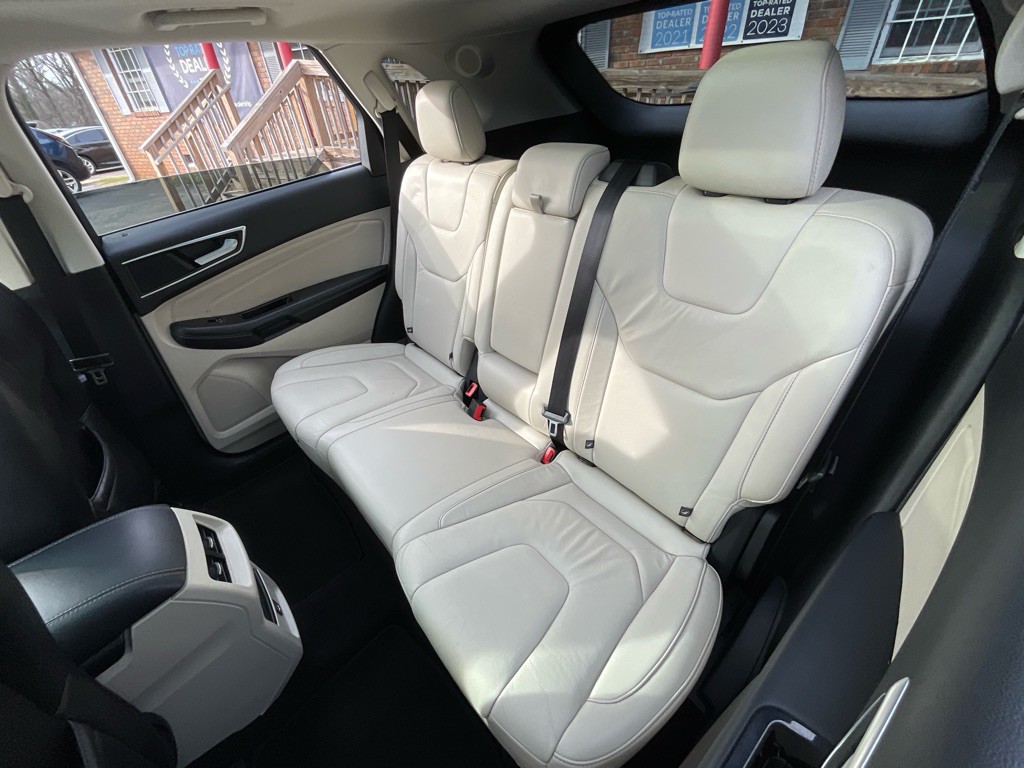 2016 Ford Edge Image 30