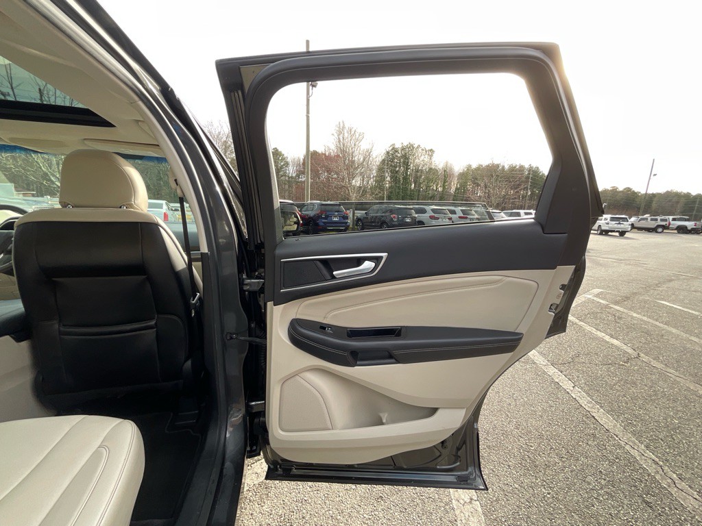 2016 Ford Edge Image 46