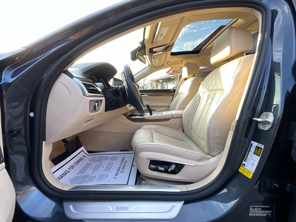 2016 BMW 7 Series Image 13