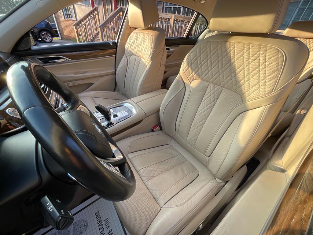 2016 BMW 7 Series Image 15