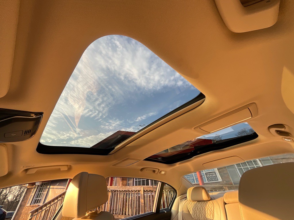 2016 BMW 7 Series Image 27