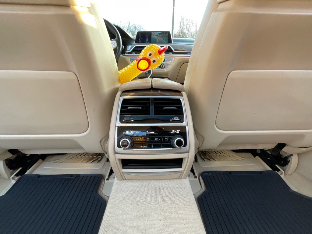 2016 BMW 7 Series Image 35