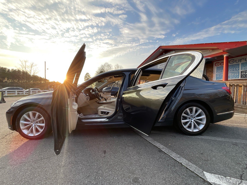 2016 BMW 7 Series Image 37