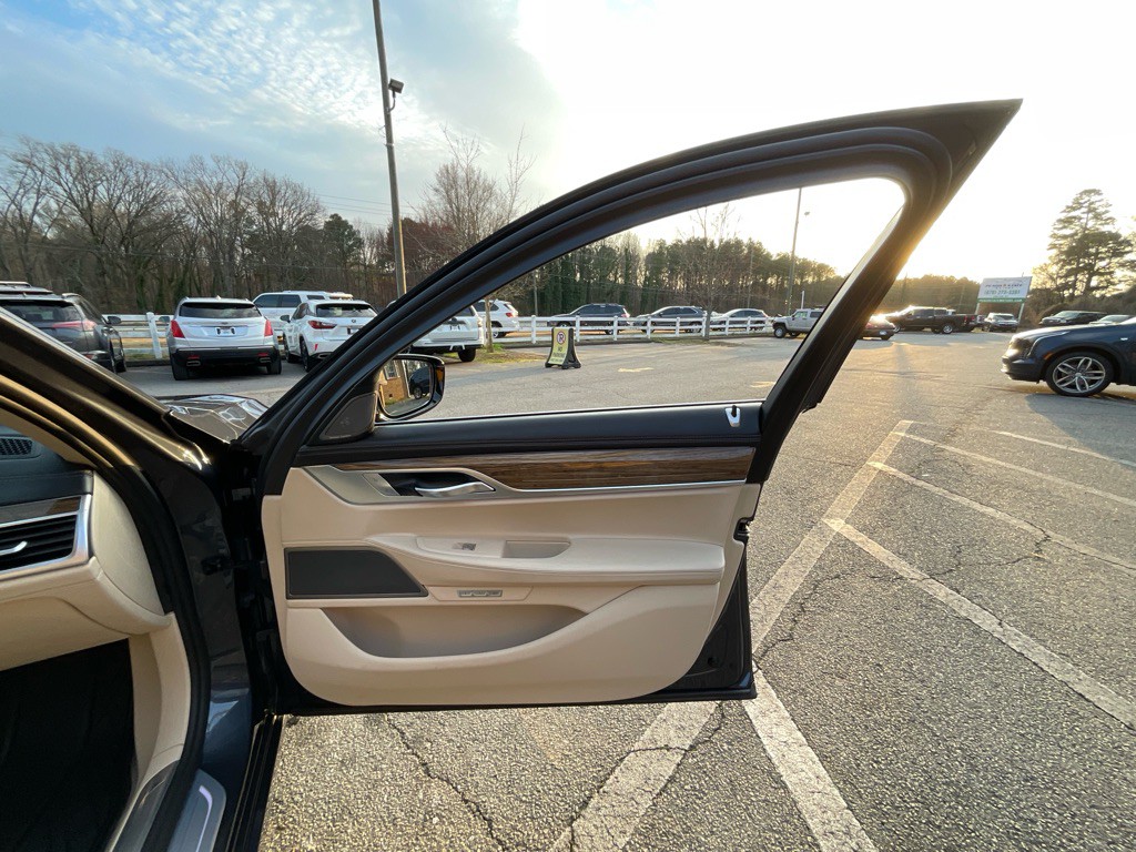 2016 BMW 7 Series Image 44