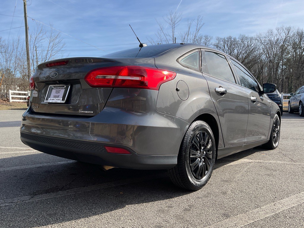 2016 Ford Focus Image 5