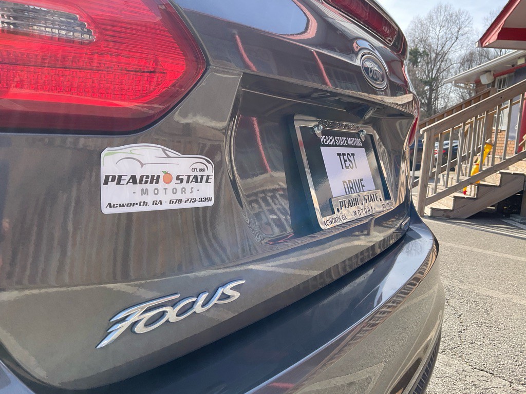 2016 Ford Focus Image 9