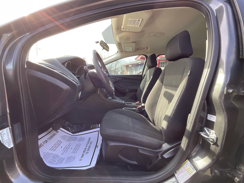 2016 Ford Focus Image 14