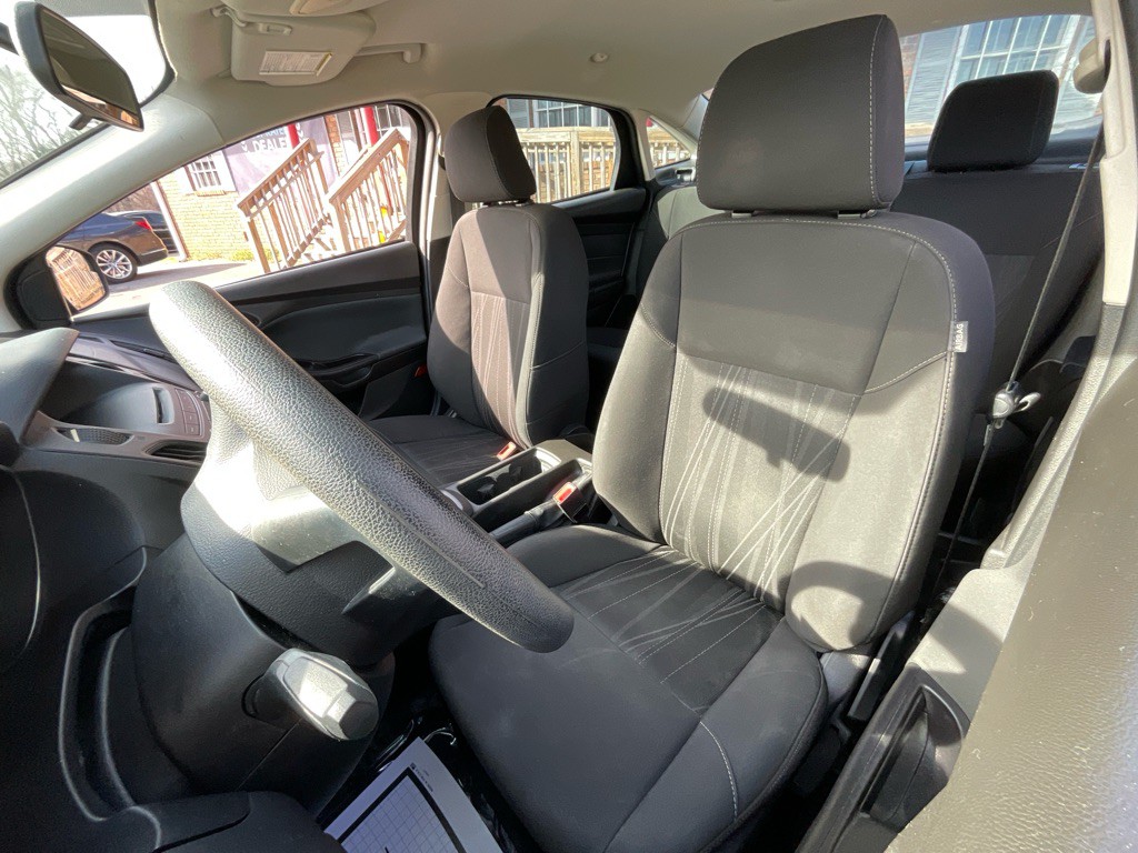 2016 Ford Focus Image 16