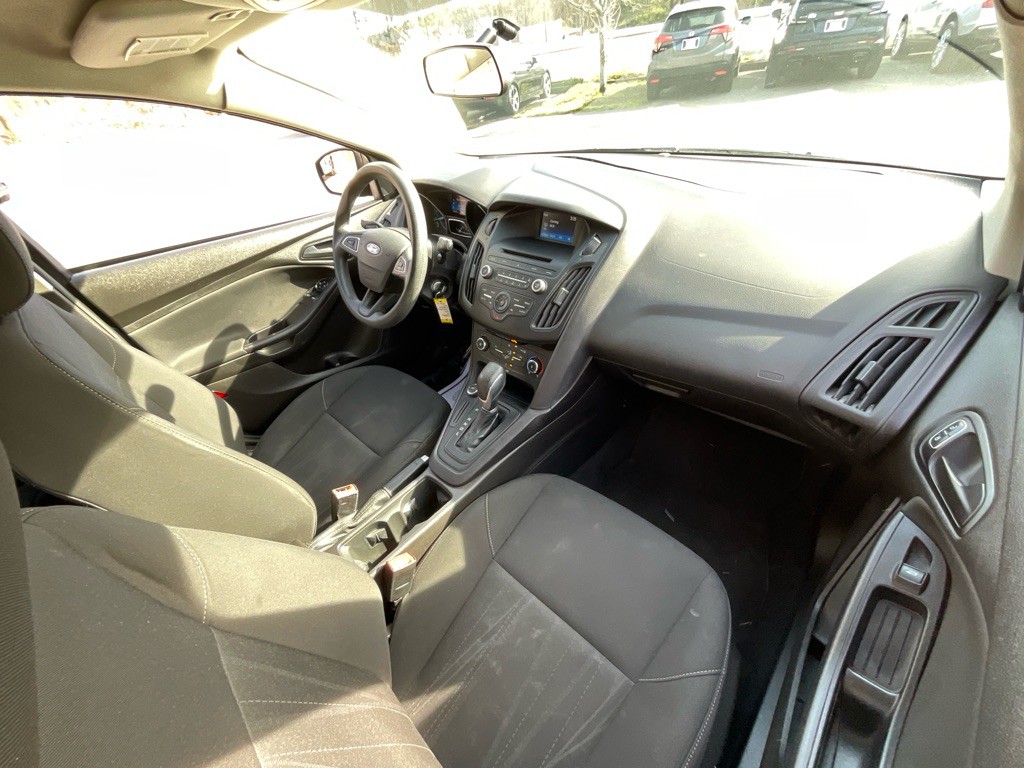 2016 Ford Focus Image 18