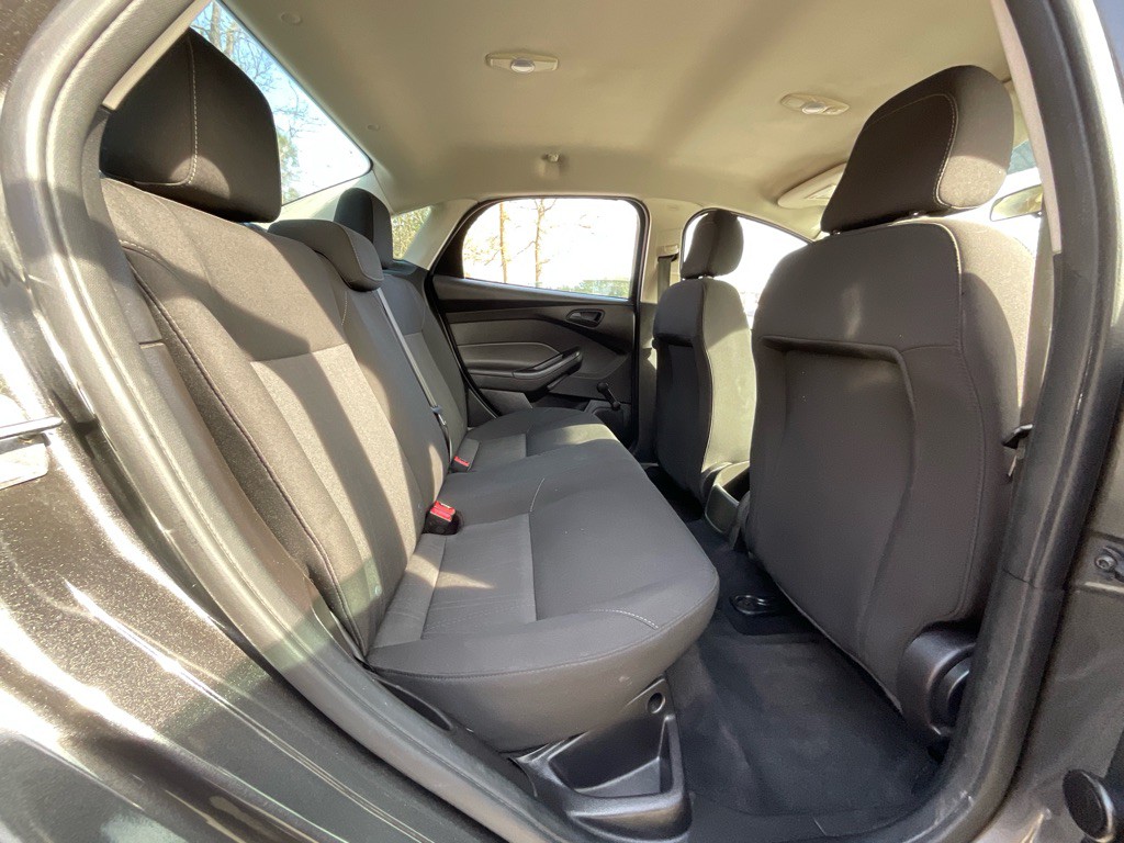 2016 Ford Focus Image 30