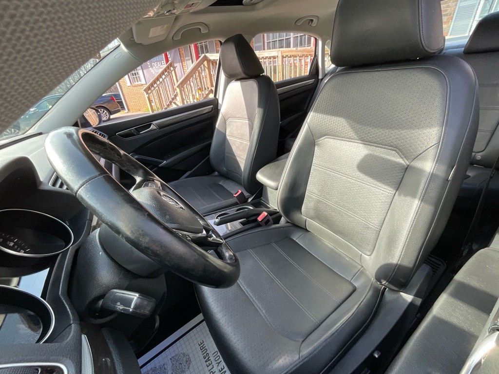 2017 Volkswagen Passat Image 16