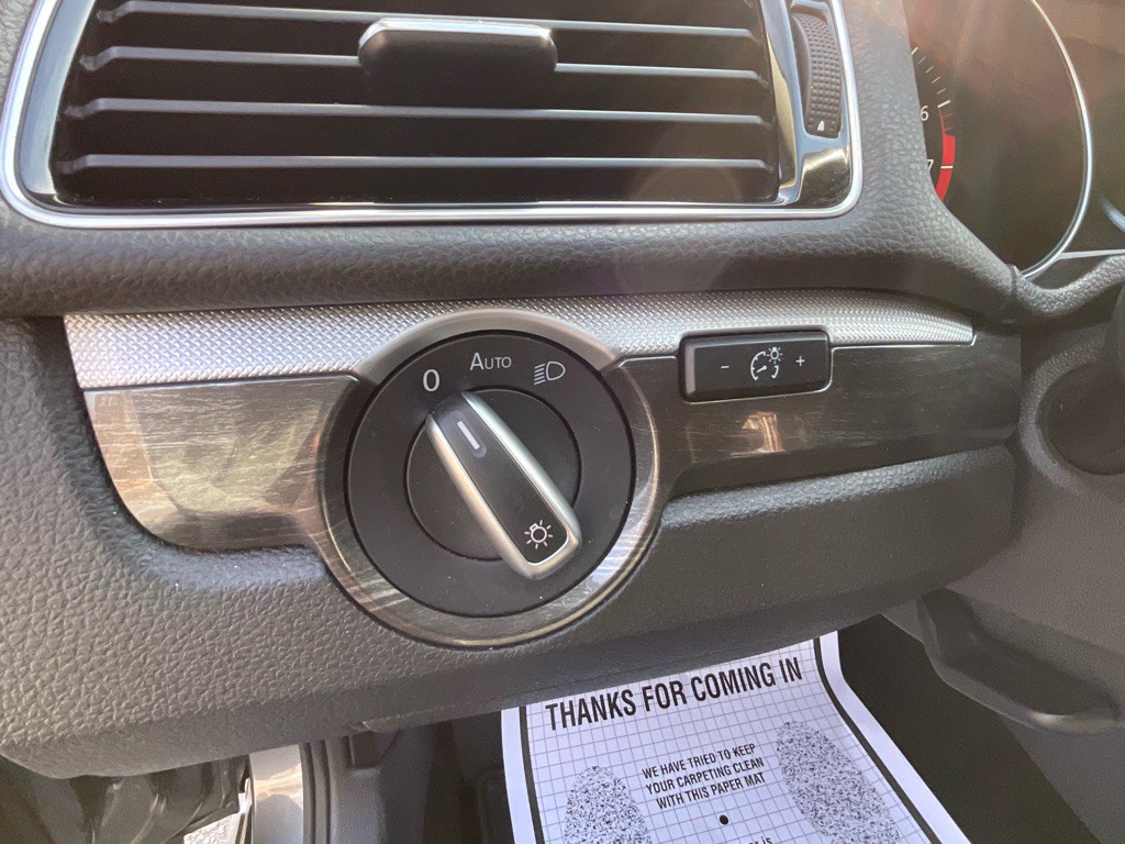 2017 Volkswagen Passat Image 41