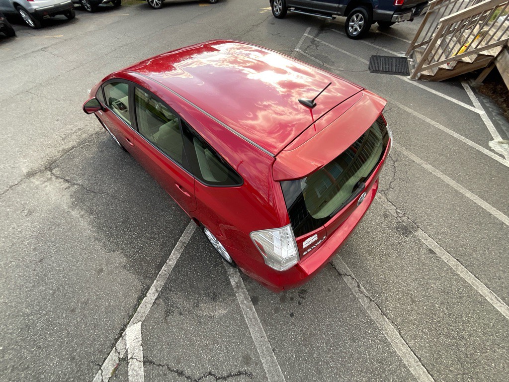 2012 Toyota Prius Image 11