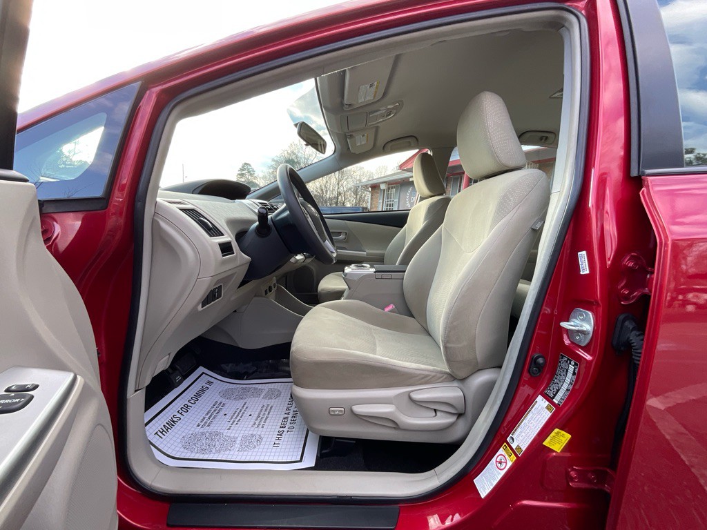 2012 Toyota Prius Image 14