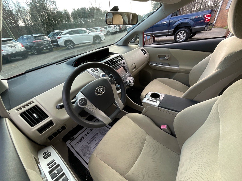 2012 Toyota Prius Image 15
