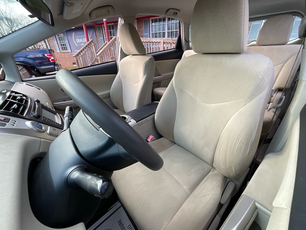 2012 Toyota Prius Image 16