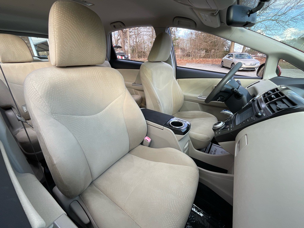 2012 Toyota Prius Image 19