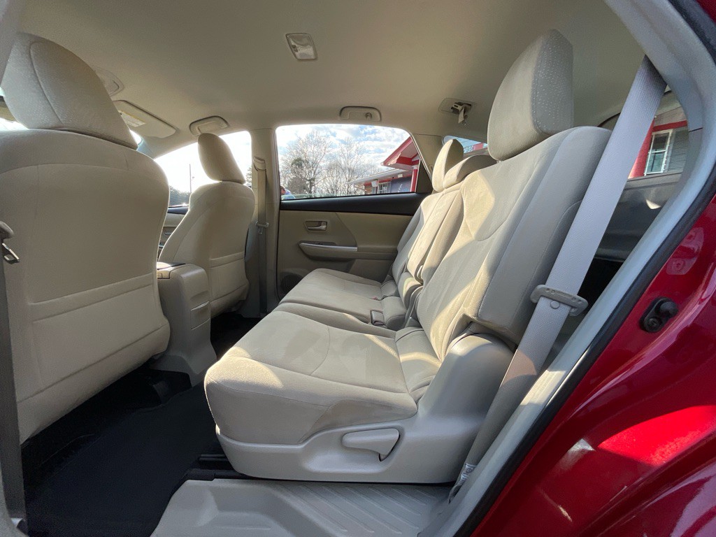 2012 Toyota Prius Image 28