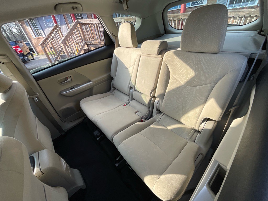 2012 Toyota Prius Image 30