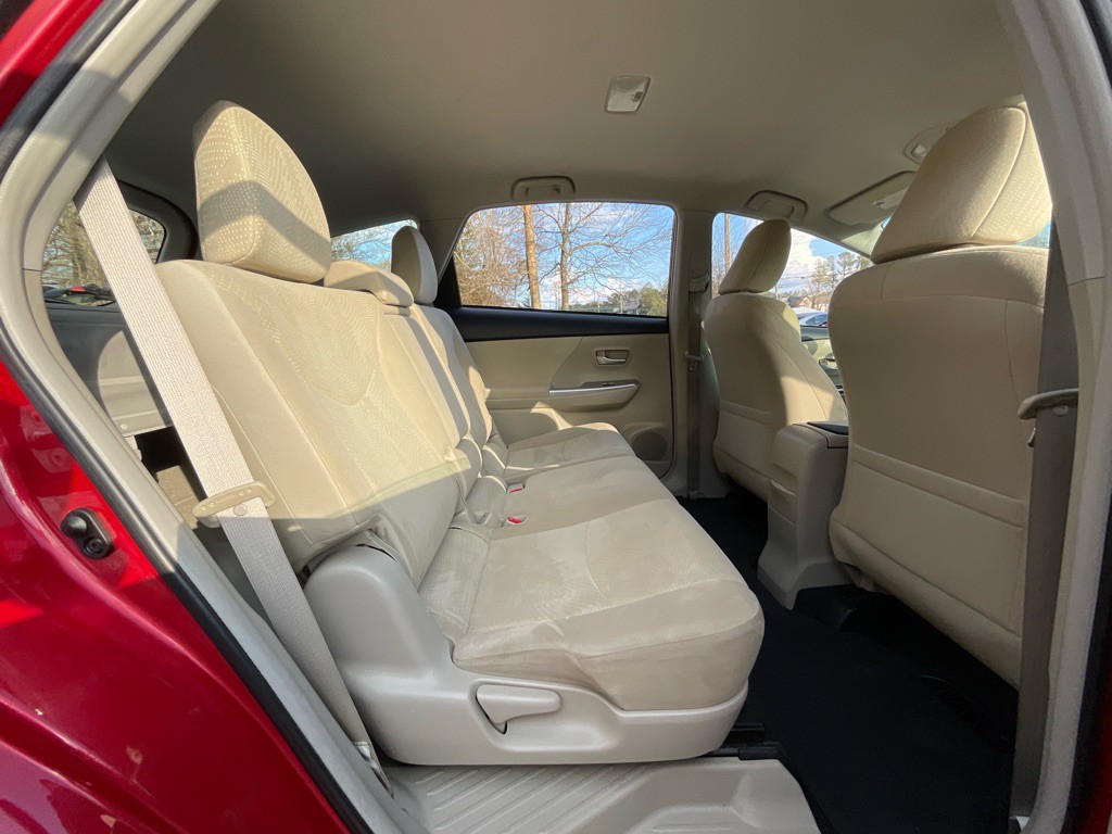 2012 Toyota Prius Image 31