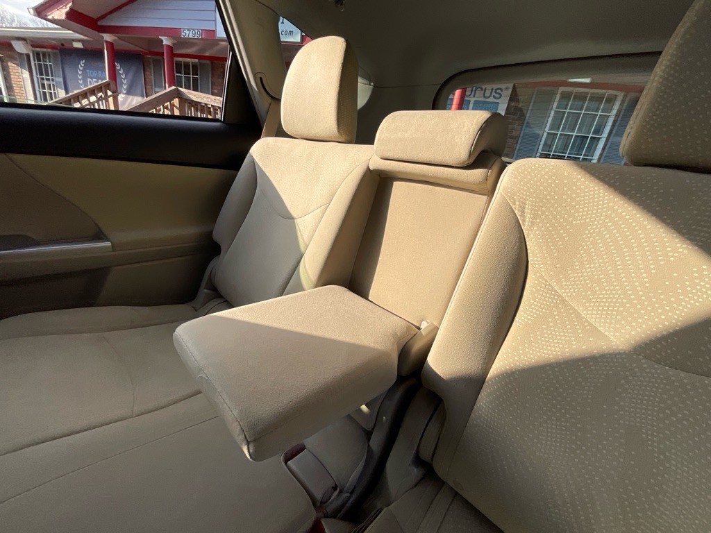 2012 Toyota Prius Image 34