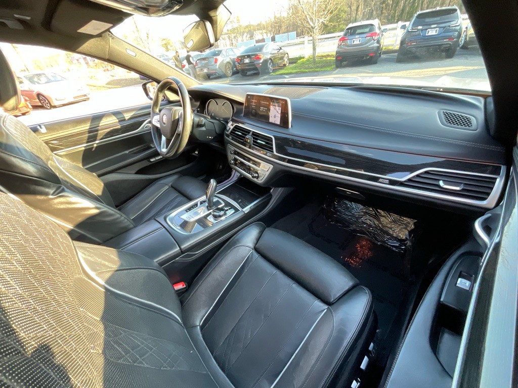 2018 BMW 7 Series Image 18