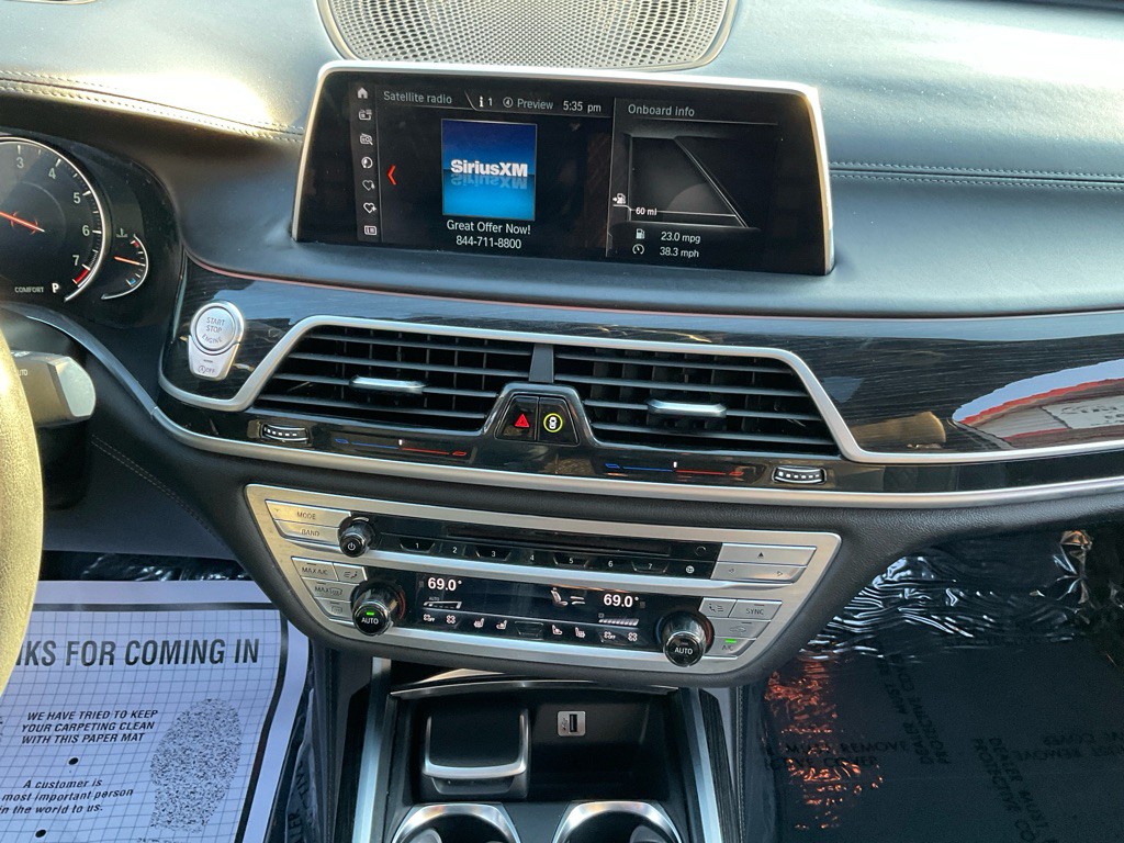 2018 BMW 7 Series Image 22